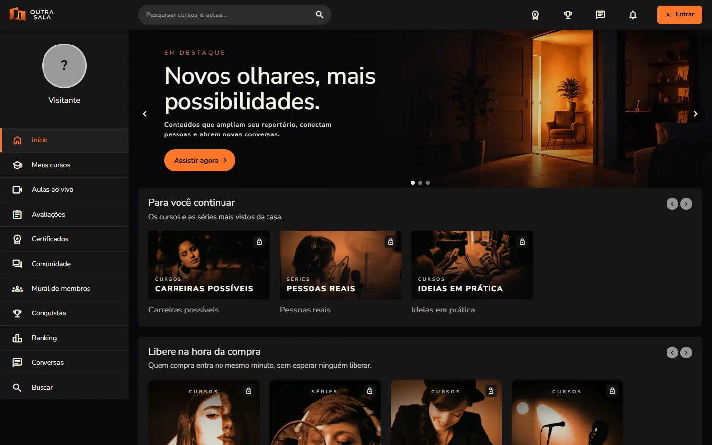 Página inicial da plataforma no computador, com o destaque e a fileira Para você continuar